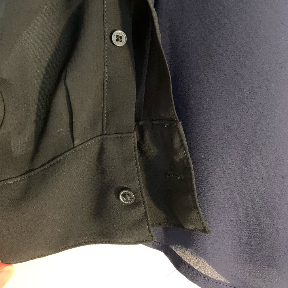 EXPRESS Contrast Collared Button Up Blouse - Picture 3 of 8